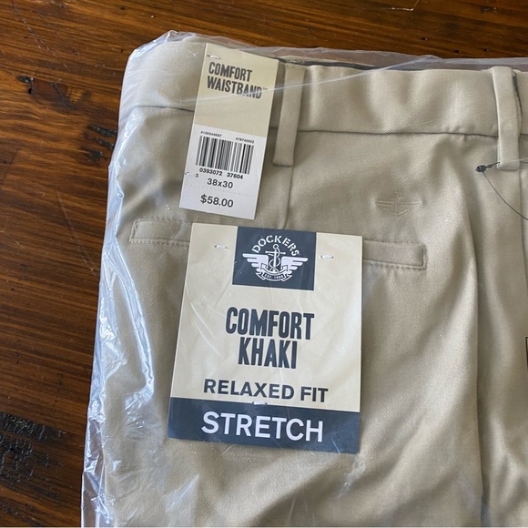 NWT Men’s Dockers Comfort Khaki 38 x 30 Relaxed Fit Stretch Pants Flat Front - Picture 6 of 9